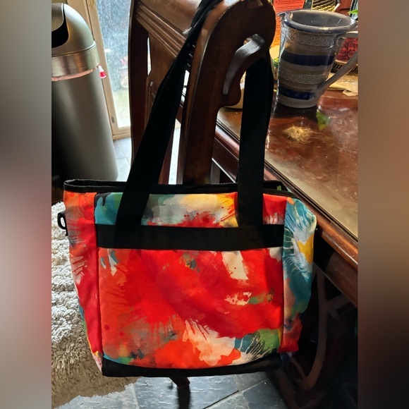 Procat Puma Watercolor Messenger/ Laptop Bag,many pockets to grab items easily - Picture 3 of 5